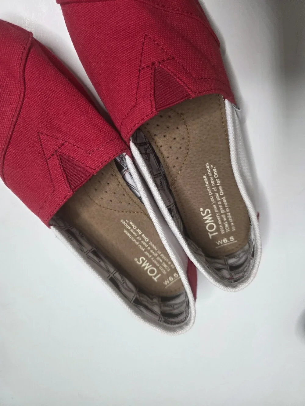 TOMS Womens Classic University Red And White Slip On 6.5